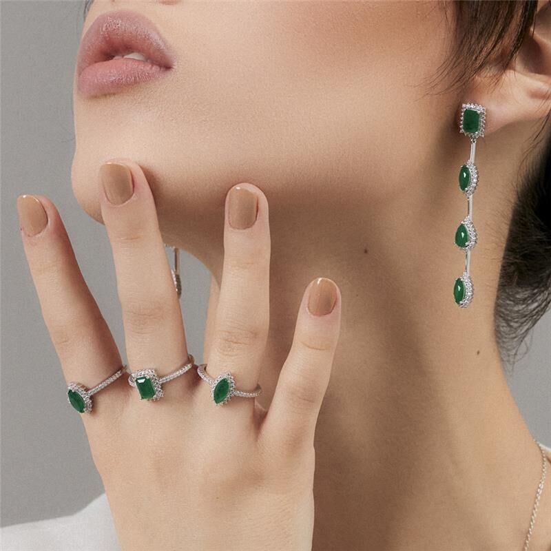 Brinco Prata Pêndulo Cristais Verdes