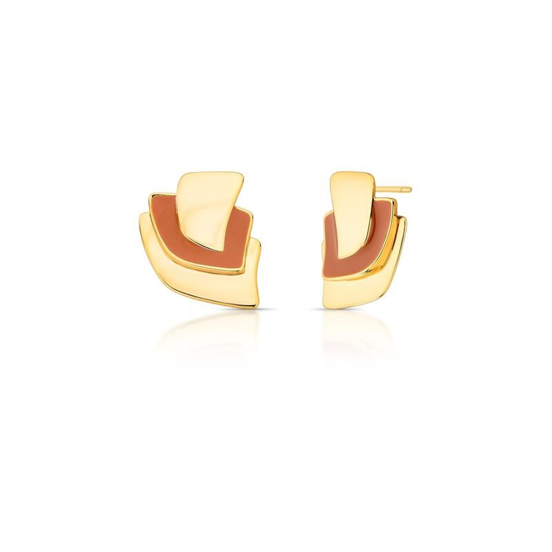 Brinco Terracota Curvo em banho dourado, 2,2cm x 1,9cm, semijoia de alta qualidade com tecnologia antialérgica em 18k e 24k. Peso: 7,27g.