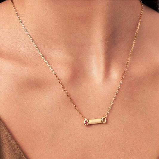 Colar Prisma Duo em cristal com banho dourado, semi joia antialérgica de alta qualidade 18k e 24k, pingente de 7,4cmx2,2cm.
