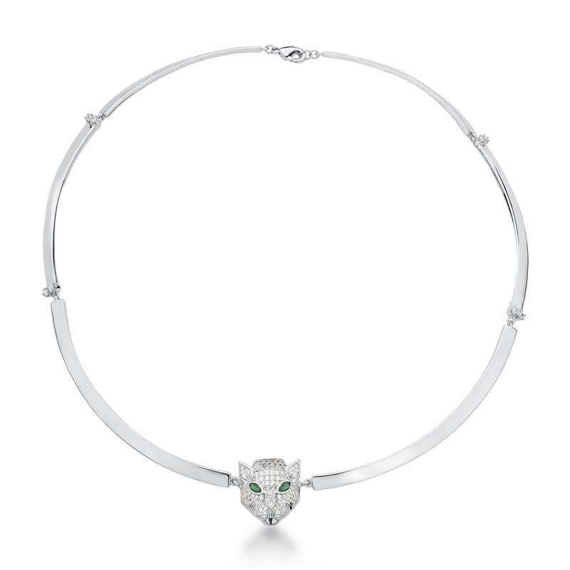 Choker Leo Prateada de 35cm com pingente de 1,7x1,5cm, pedras de zircônia e banho de ródio. Semijoias antialérgicas elegantes.