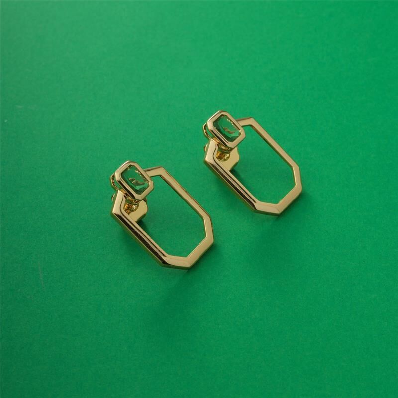Brinco Vertilux 1 Elo, peso 5,30g, cristal, dourado, altura 3cm, largura 2cm, semijoias antialérgicas em 18k e 24k.