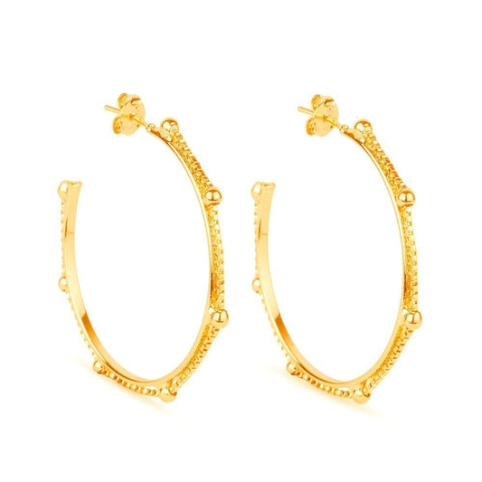 Brinco de Argola Dourada com Esferas, semijoias de alta qualidade 24K, tecnologia antialérgica, design elegante. Perfeito para todas as ocasiões.